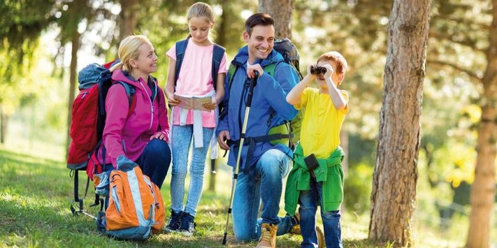 Wandernde Familie